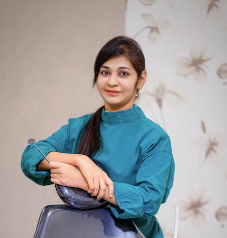Dr. Krishna Vyas, Micro Endodontist & Aesthetic Dental surgeon